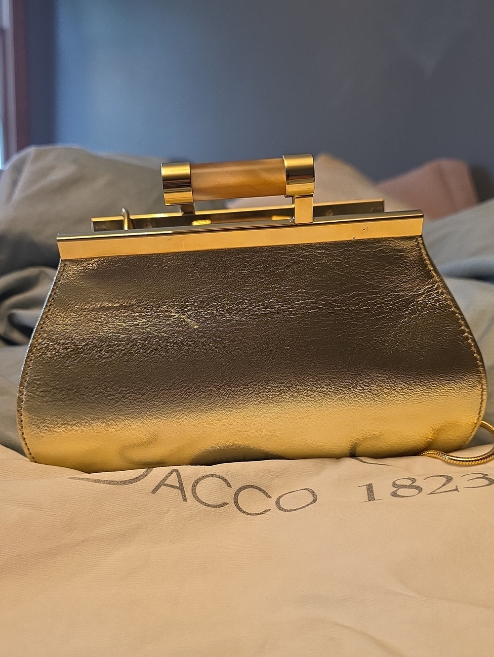 Sacco 1823 Gold Frame Clutch with Chain Like New - Picture 4 of 8